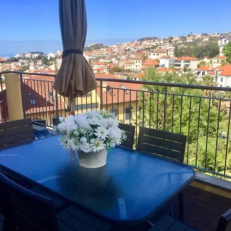 Aleixo's Terrace Penthouse Φουνκάλ